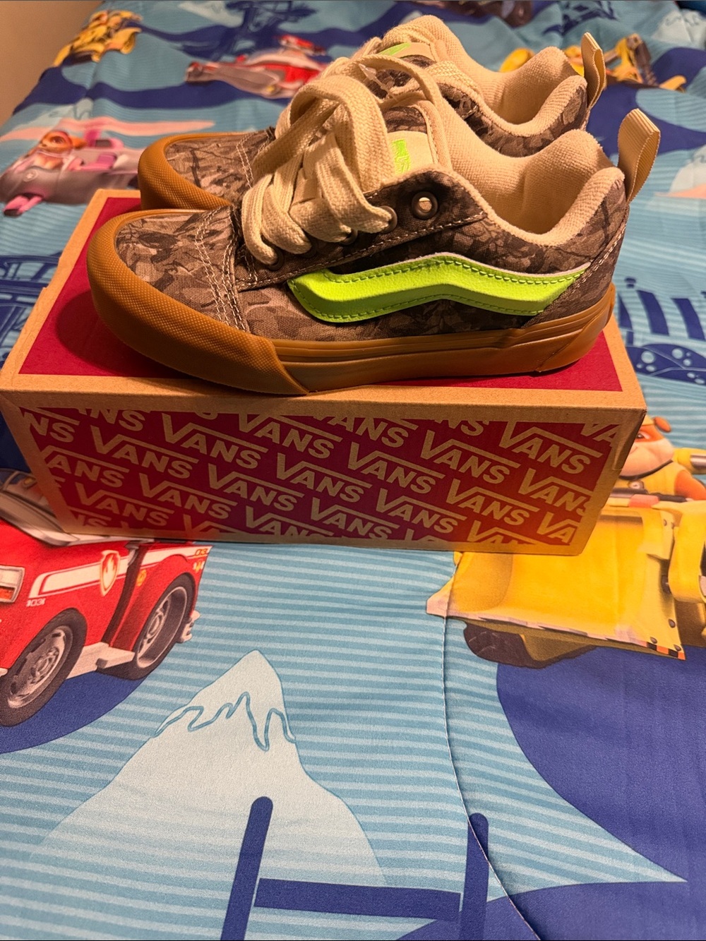 Vans Kids Low-Top Sneakers Gray Camo with Neon Green Stripe